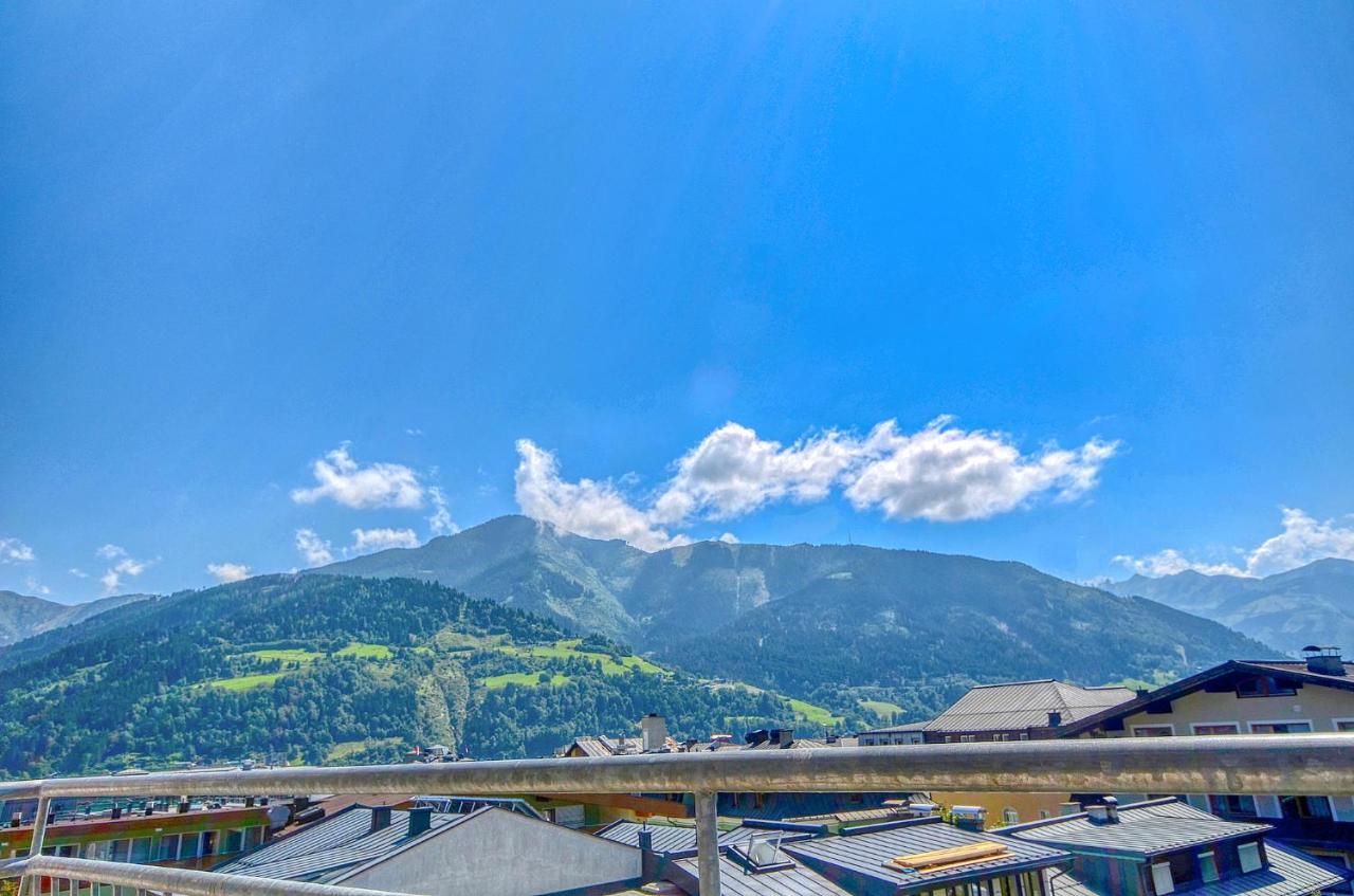 Hensel - By Alpen * Zell am See